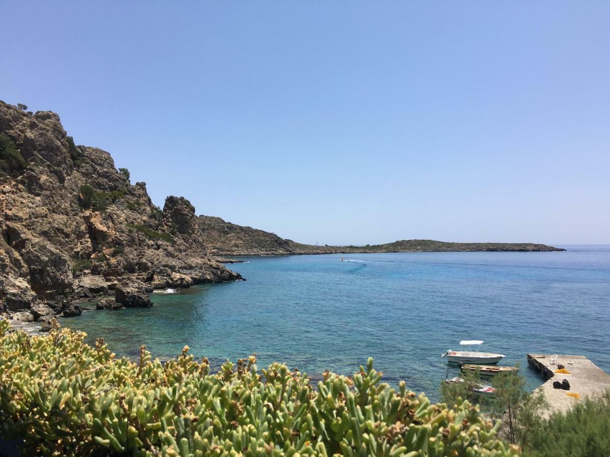 Taverna Akrogiali Лутрон Экстерьер фото