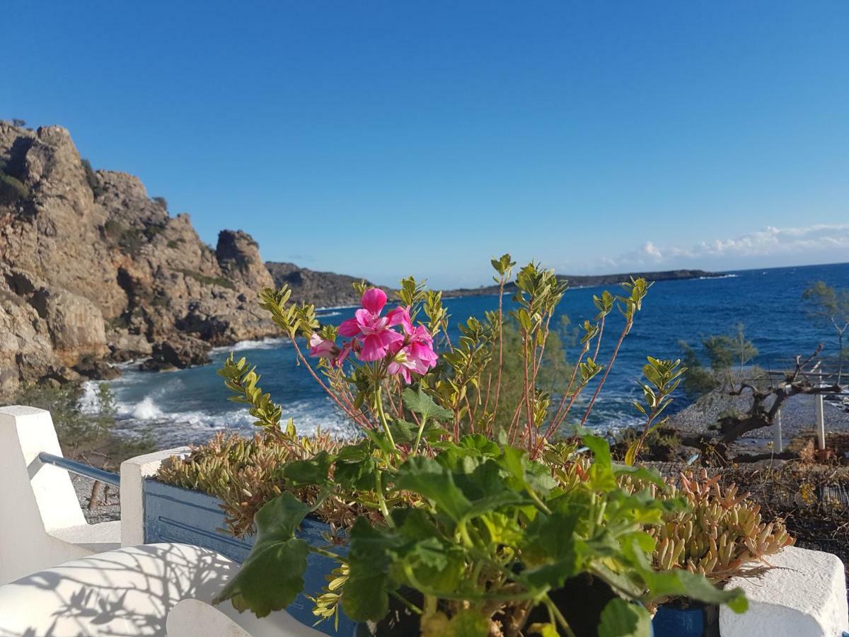 Taverna Akrogiali Лутрон Экстерьер фото